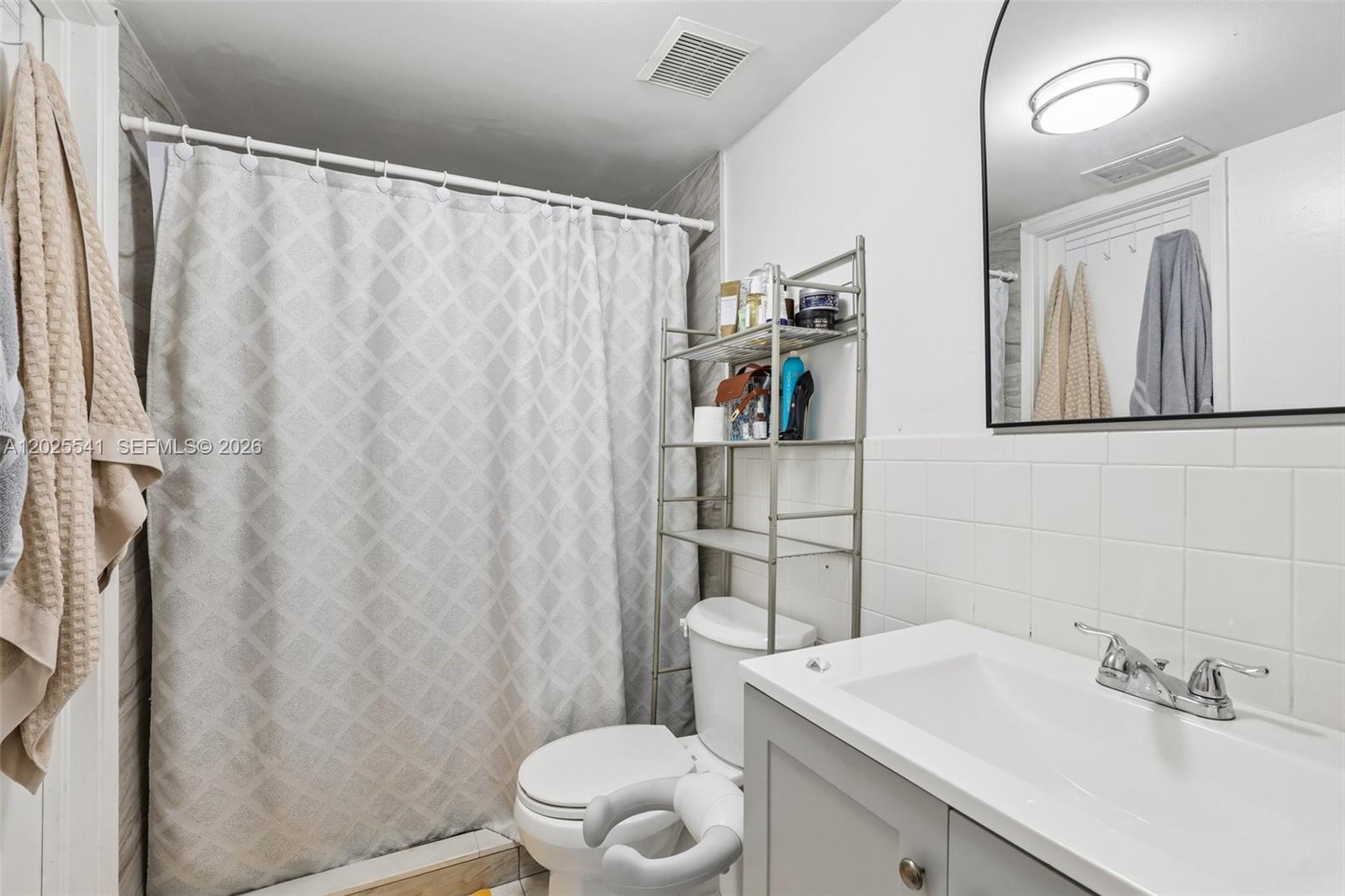 VILLAMORE CONDO - Residential