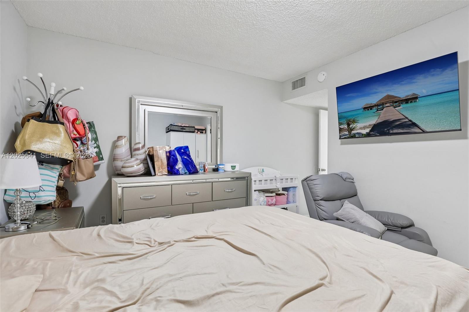 VILLAMORE CONDO - Residential