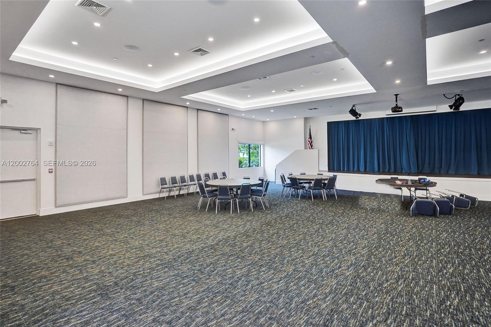 AVALON TRAILS AT VILLAGES - Residential