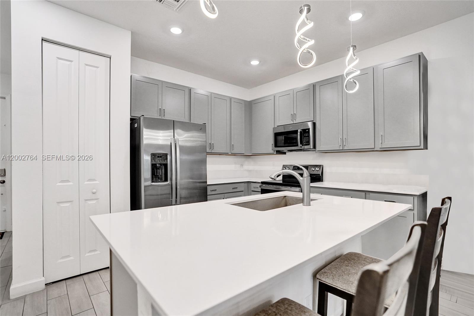 AVALON TRAILS AT VILLAGES - Residential