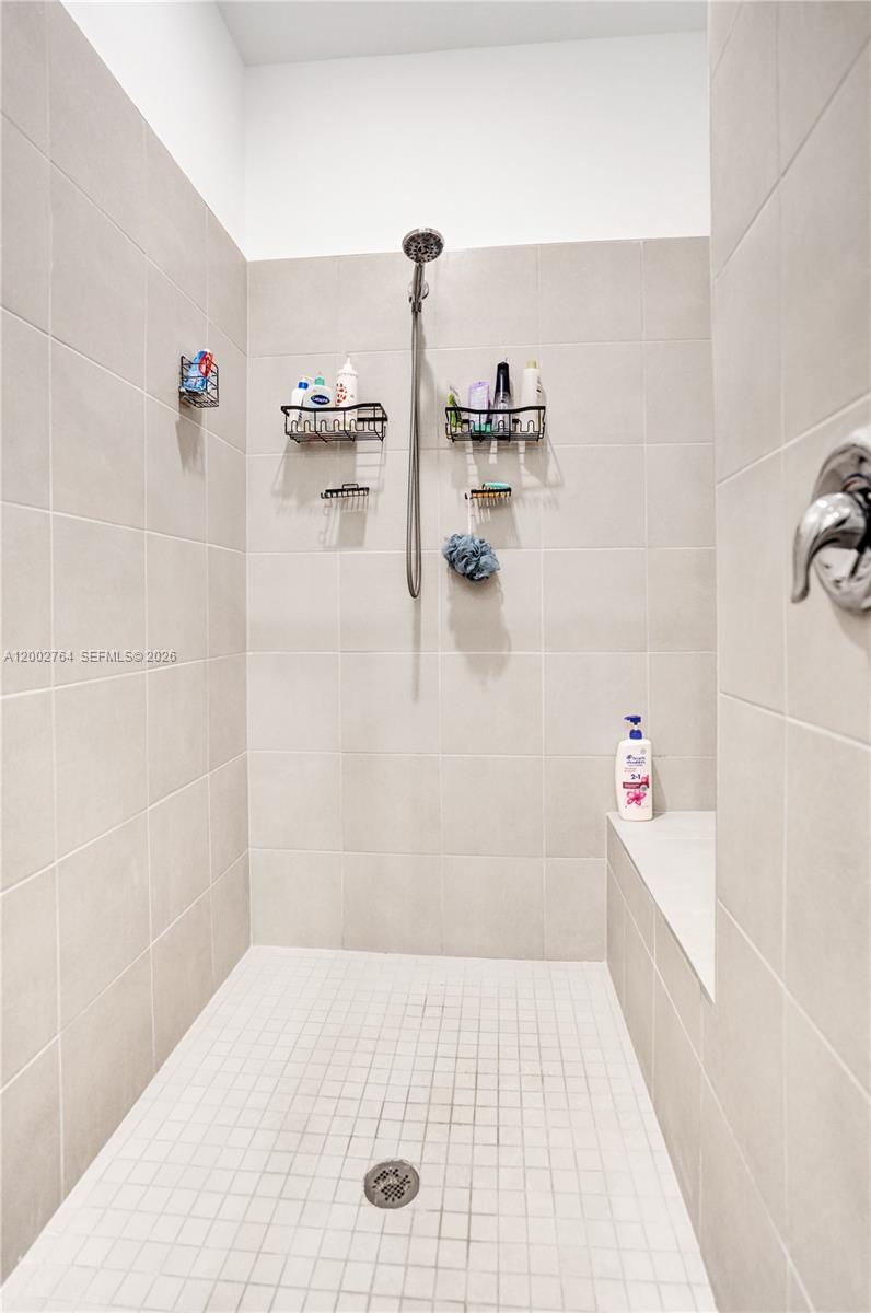 AVALON TRAILS AT VILLAGES - Residential