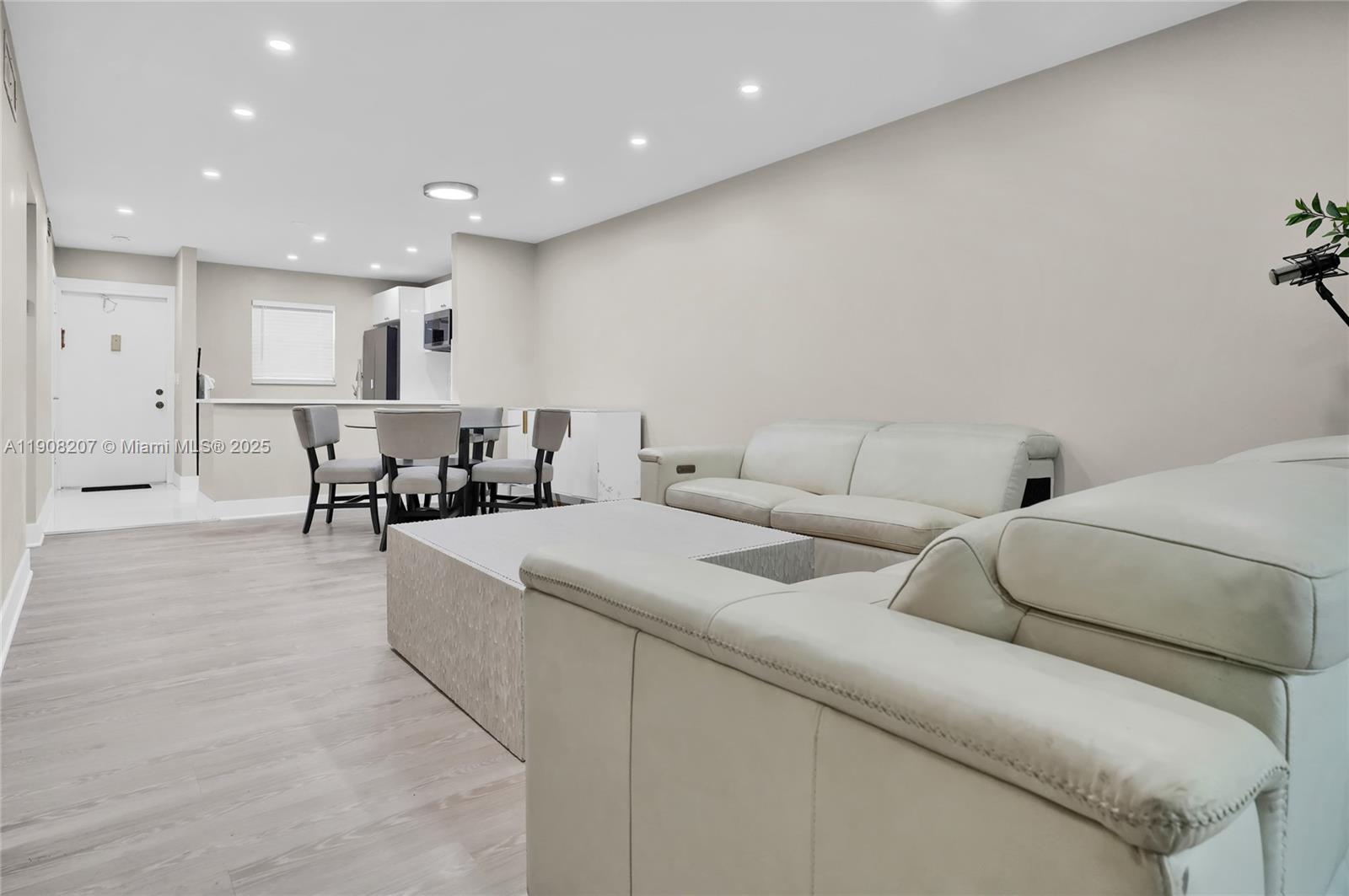 BERKLEY HOUSE OF CARRIAGE - Residential Lease