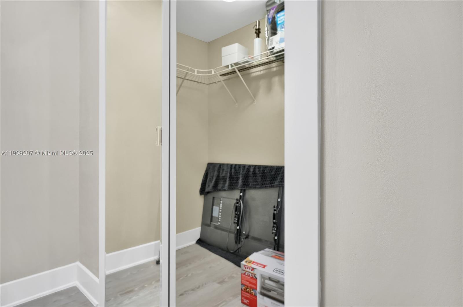 BERKLEY HOUSE OF CARRIAGE - Residential Lease