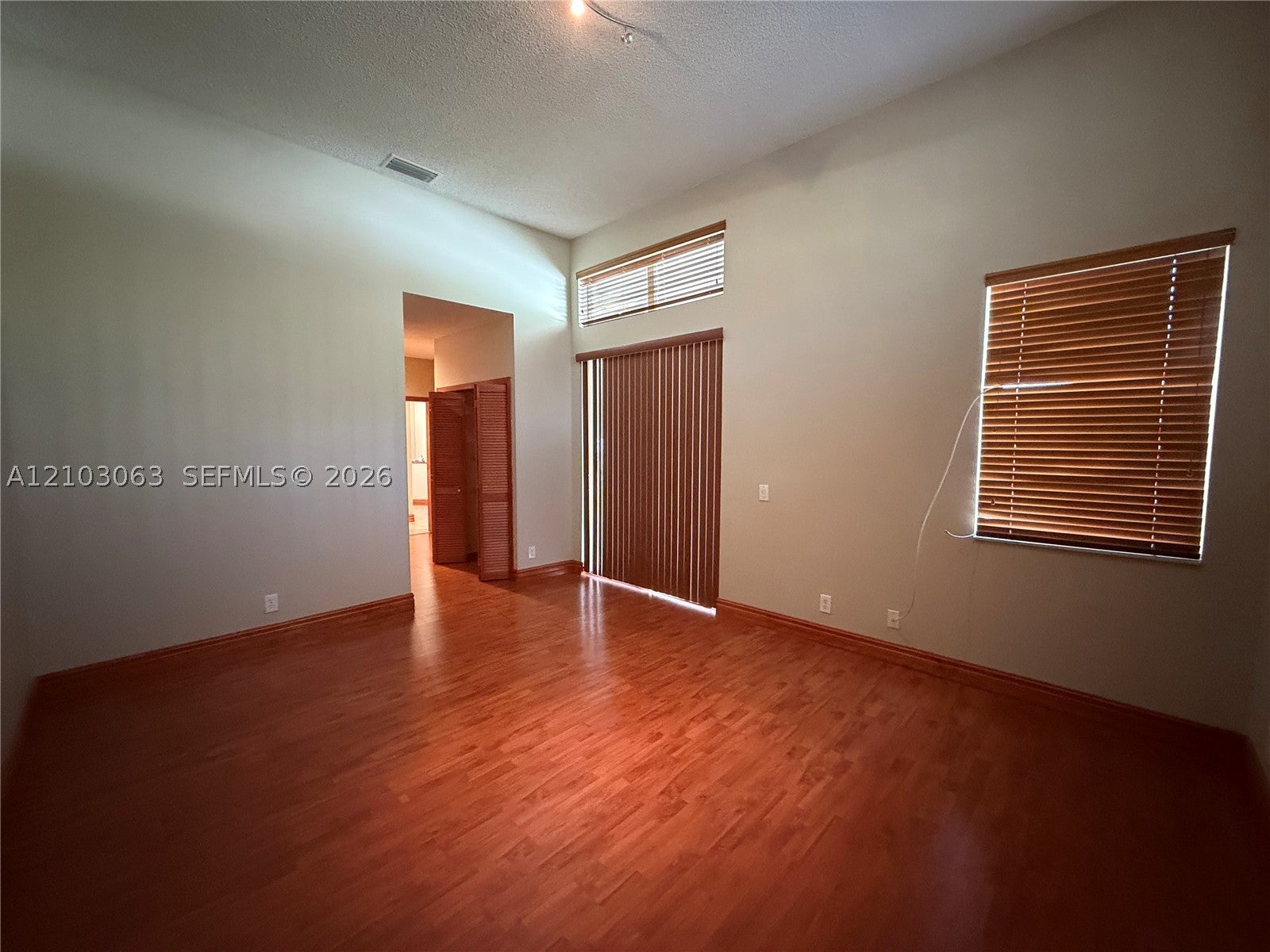 1319 Camellia Cir
