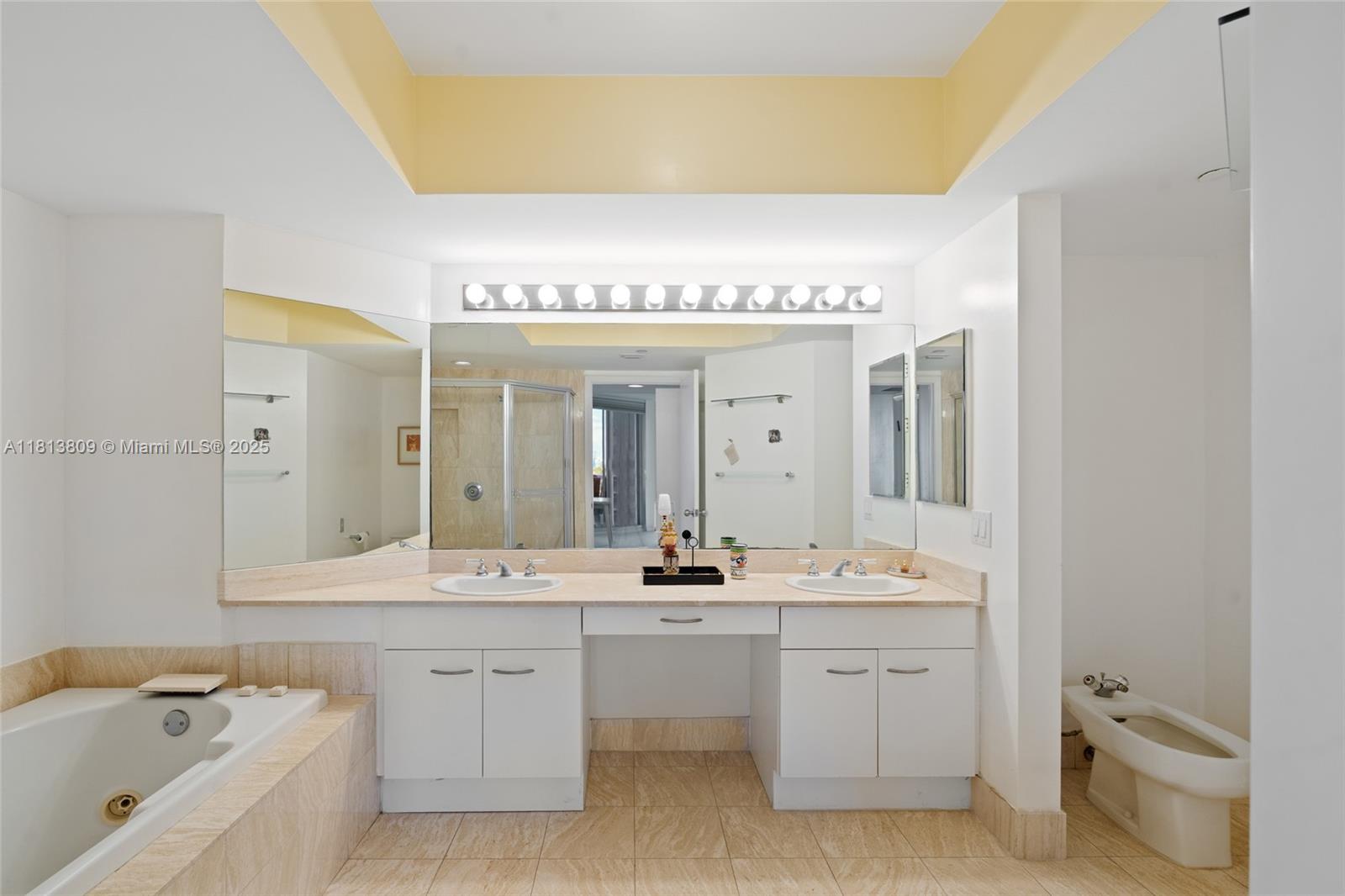 NORTH TOWER AT THE POINT - Residential