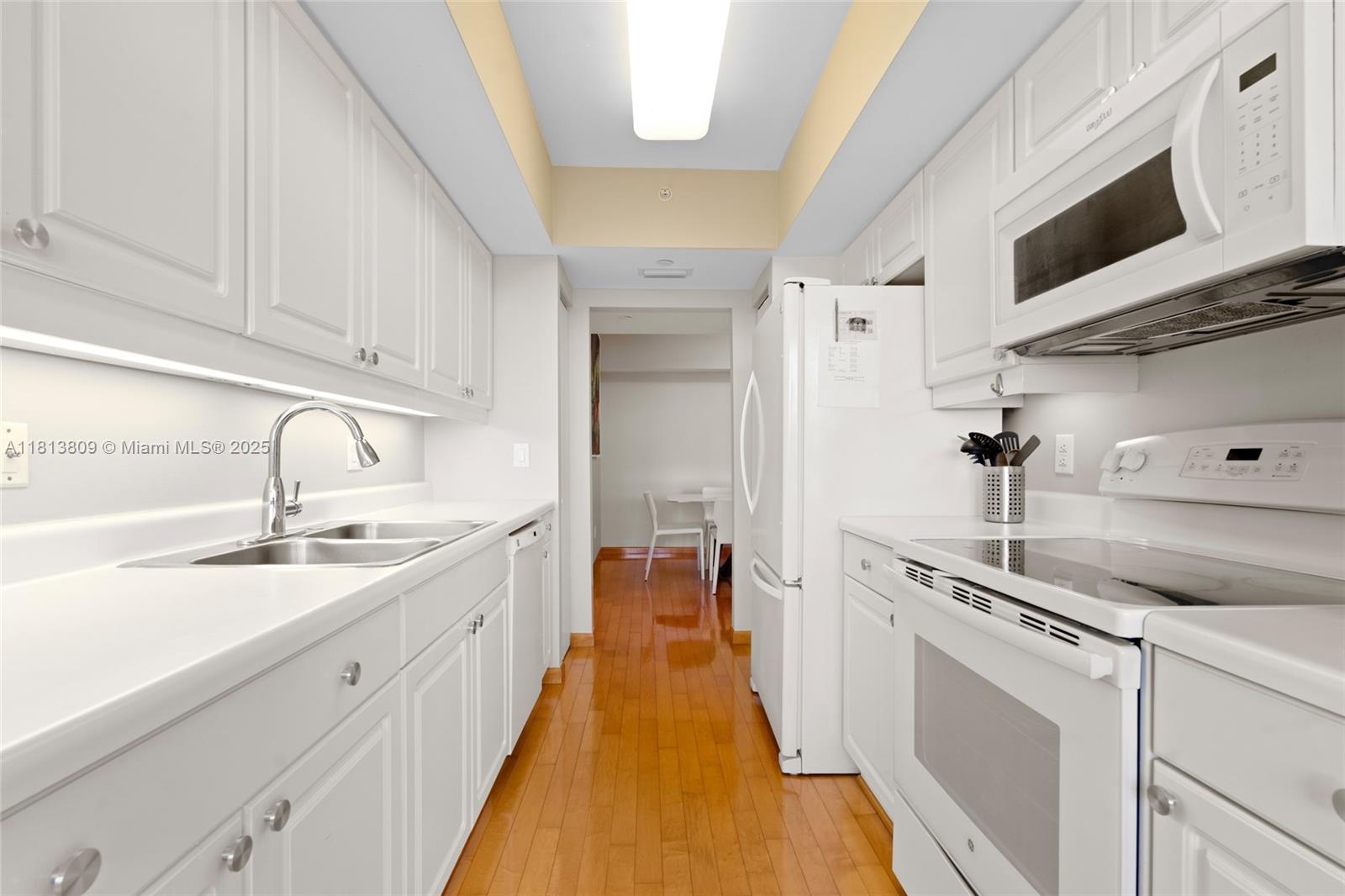 NORTH TOWER AT THE POINT - Residential