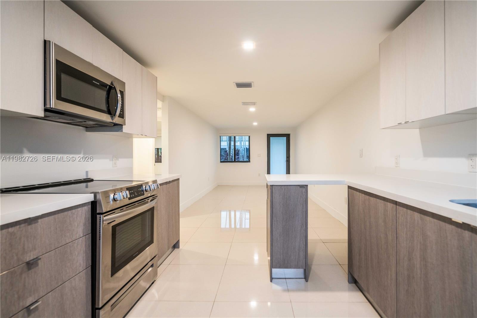 ISLE OF NORMANDY - Residential Lease