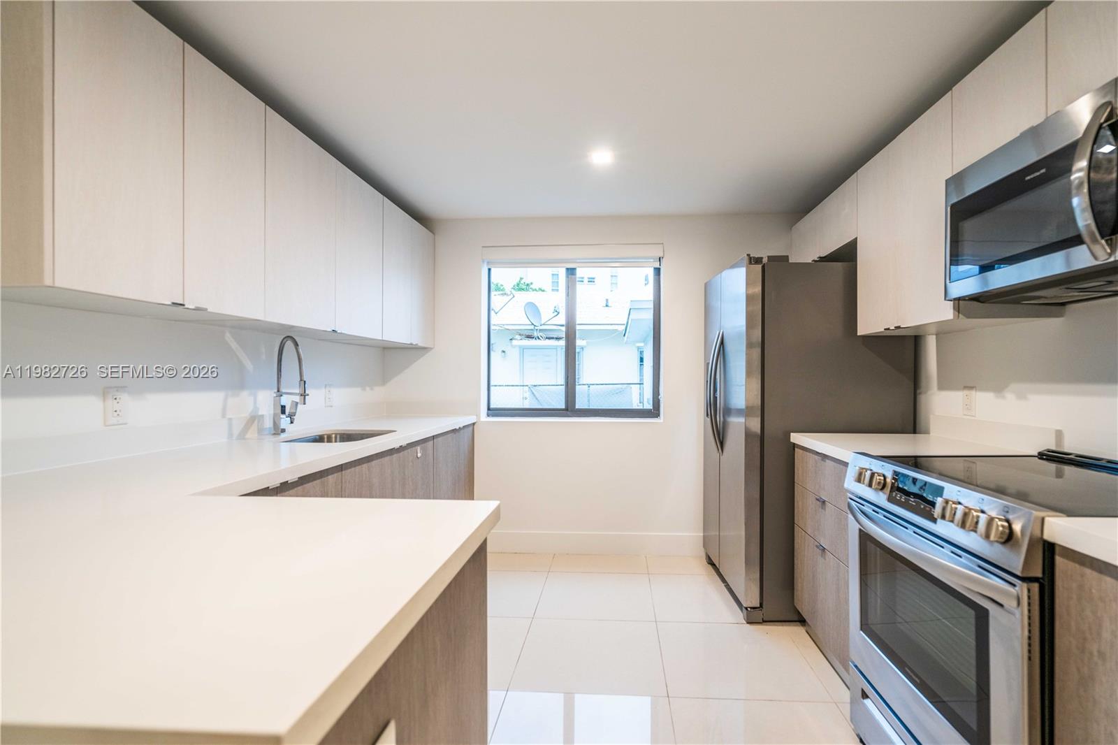 ISLE OF NORMANDY - Residential Lease