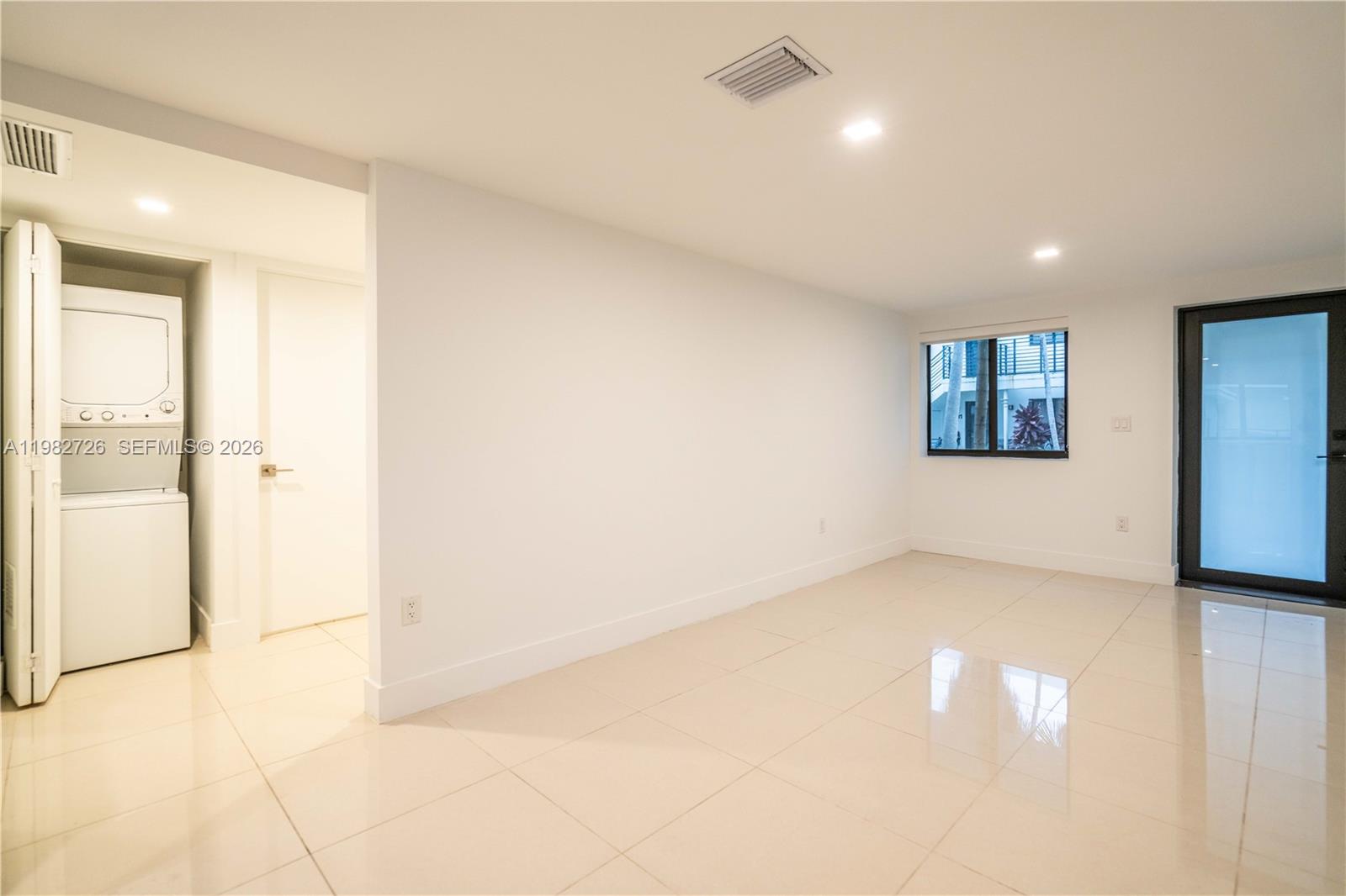 ISLE OF NORMANDY - Residential Lease