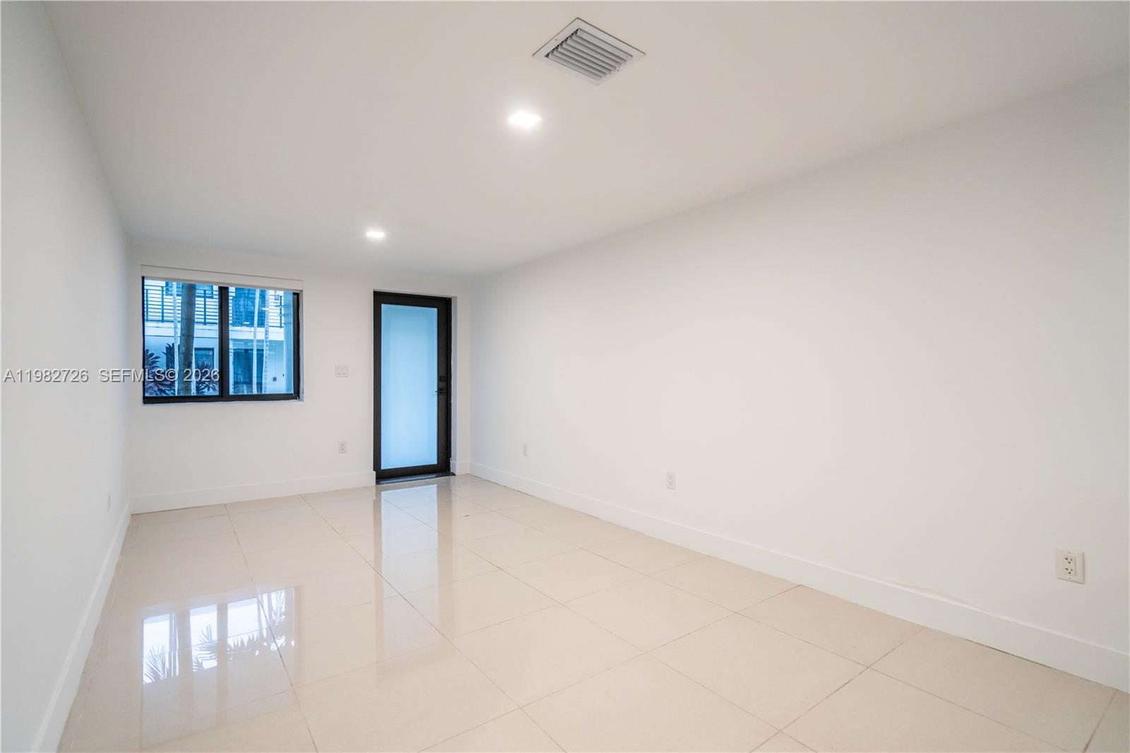 ISLE OF NORMANDY - Residential Lease