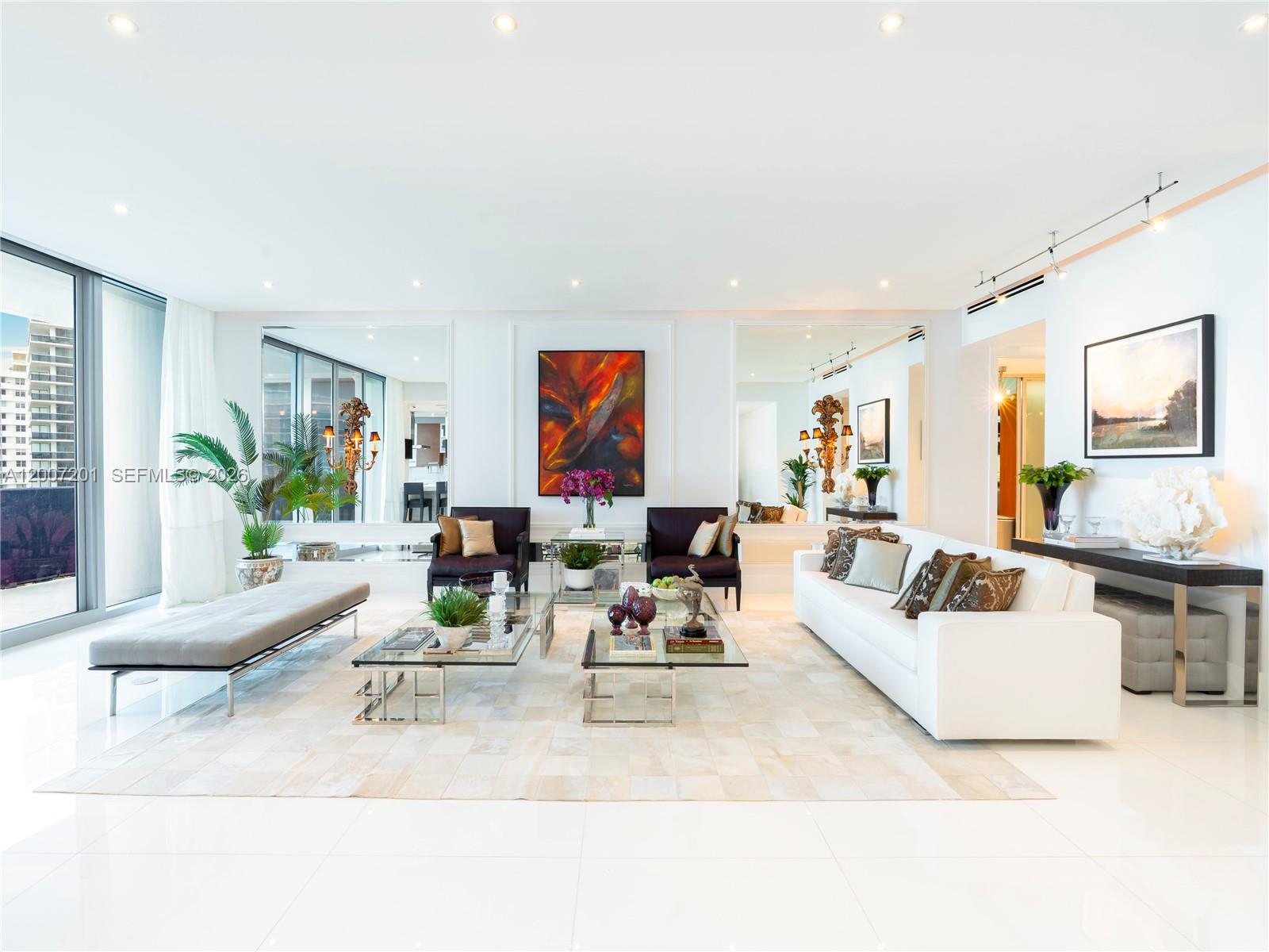 5959 Collins Ave 906