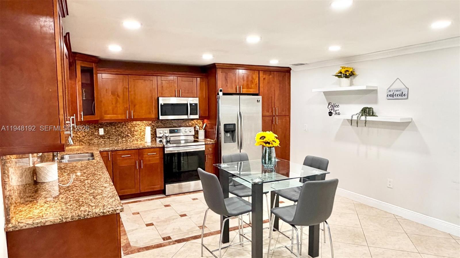 MEADOW WOOD MANOR SEC 9 - Residential