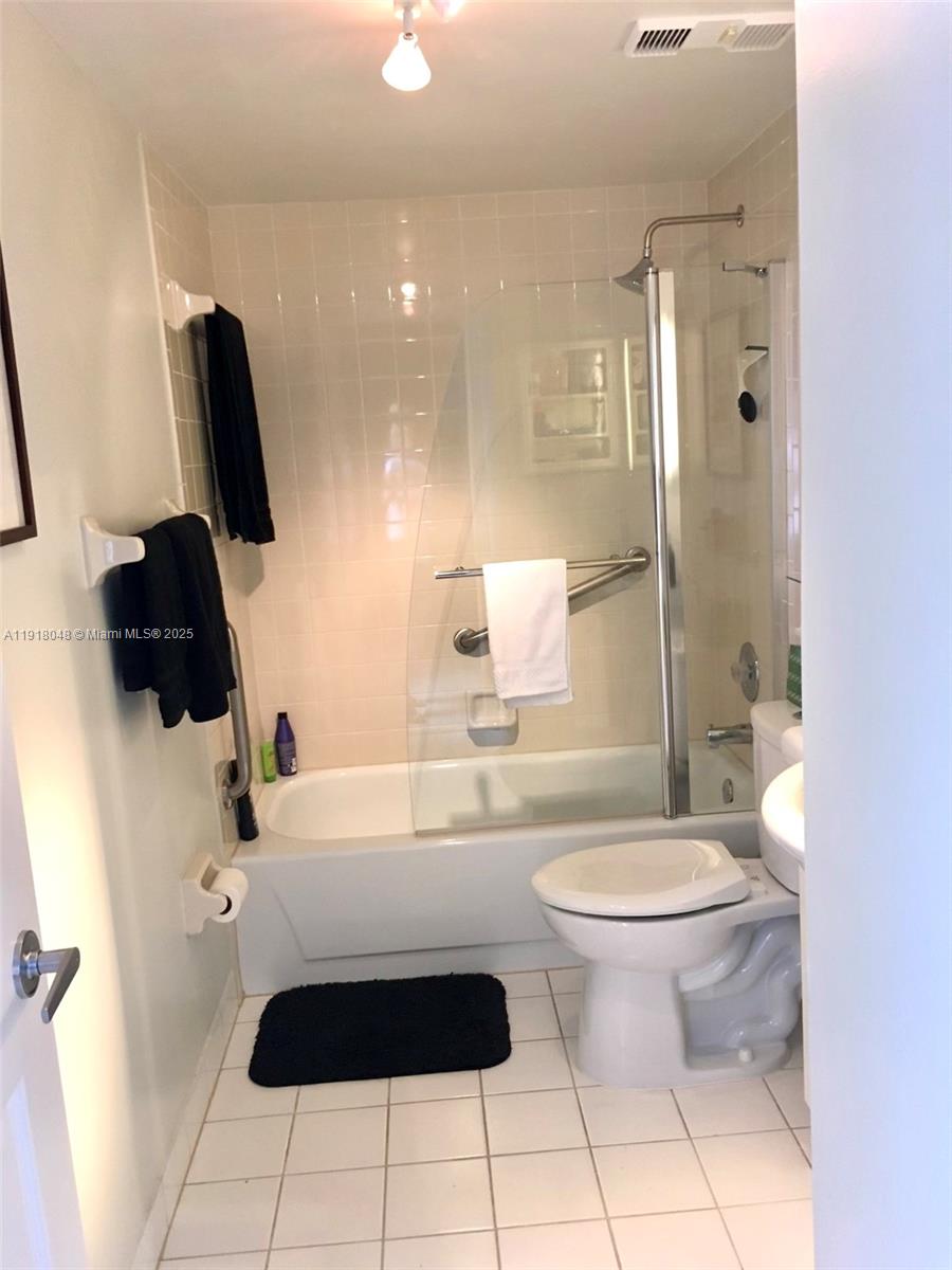 614 Executive Center Dr 104