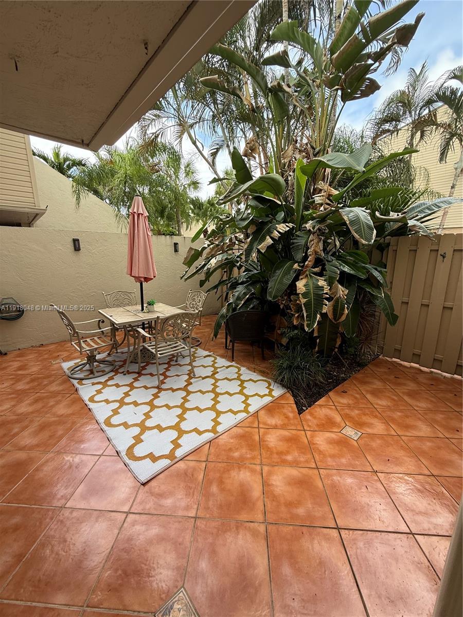 614 Executive Center Dr 104