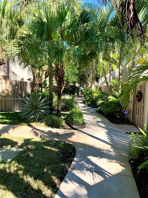 614 Executive Center Dr 104 West Palm Beach FL 33401