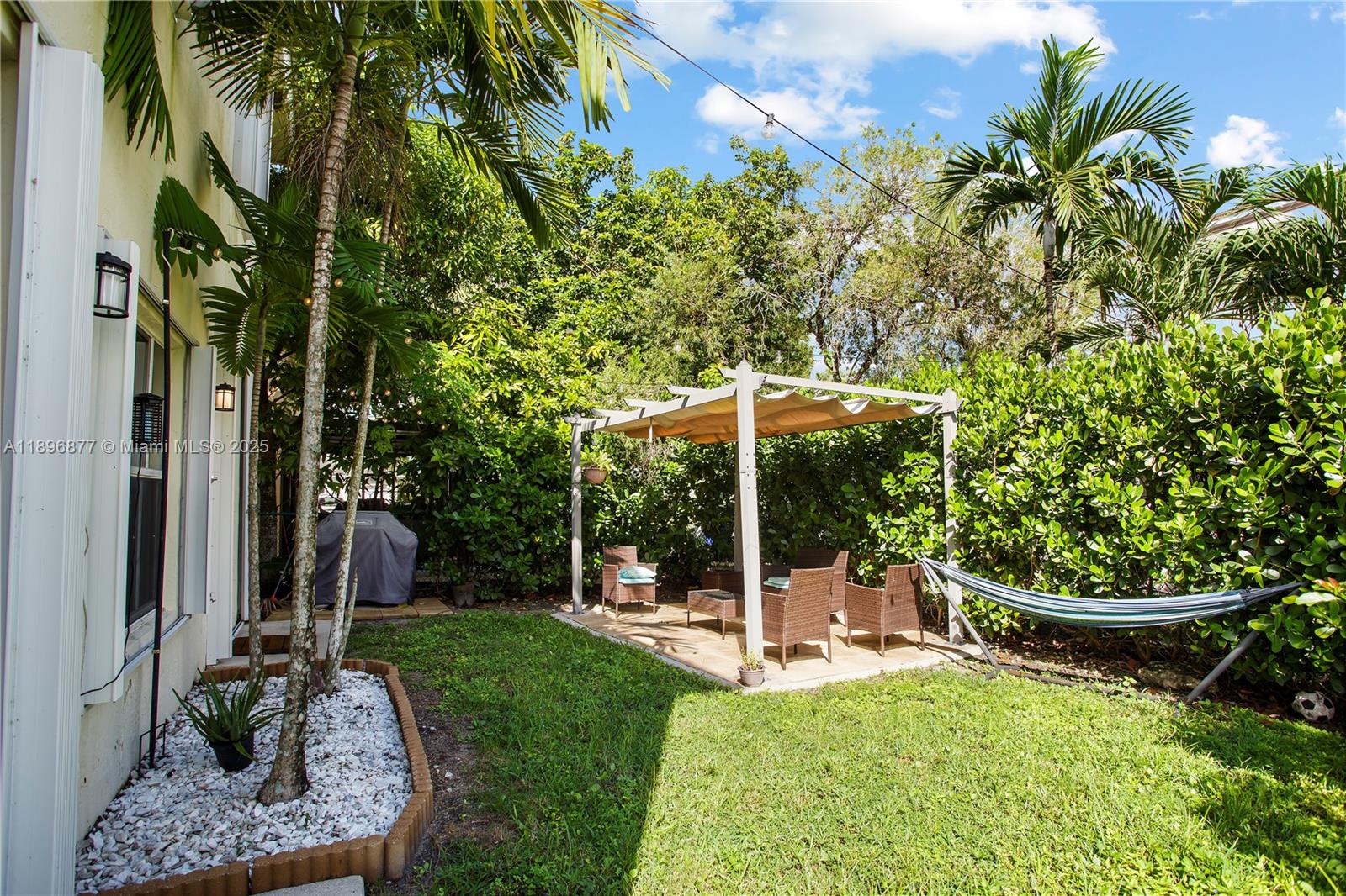 CHAPEL TRAIL REPLAT - Residential Lease