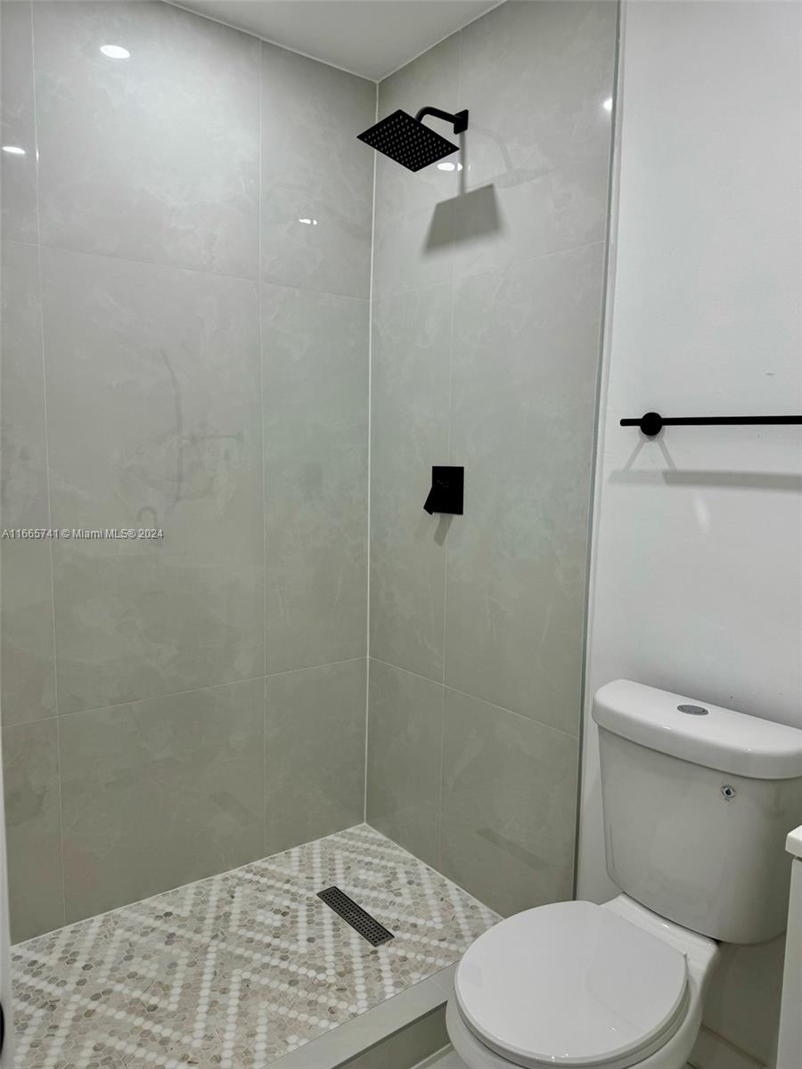 REPLAT OF PORTIONS OF RIC - Residential Lease