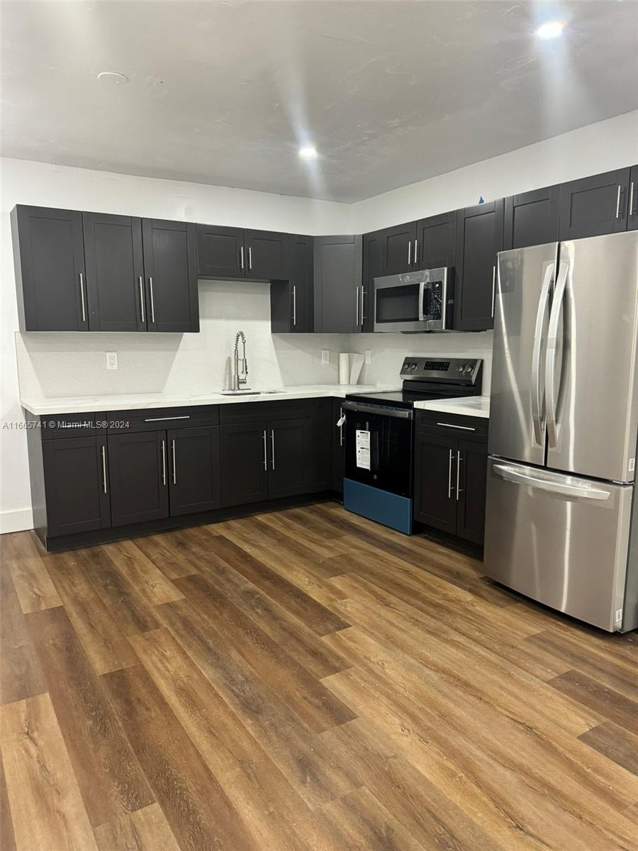 REPLAT OF PORTIONS OF RIC - Residential Lease