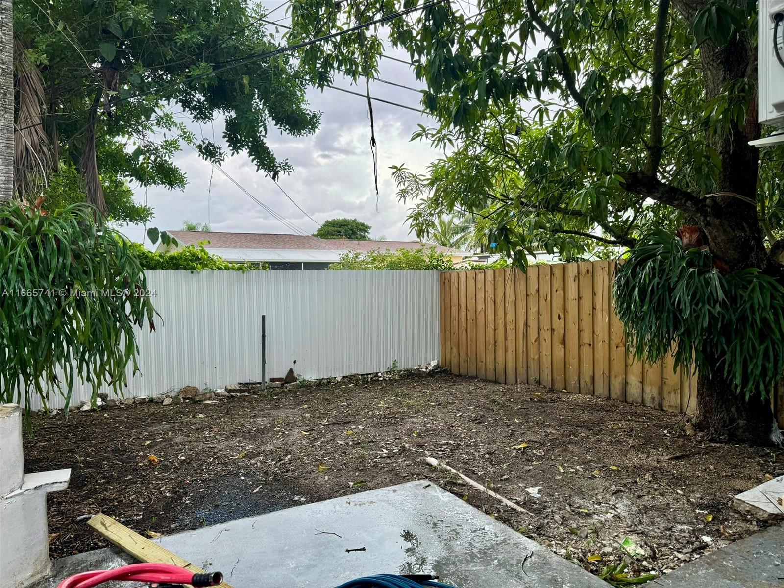 REPLAT OF PORTIONS OF RIC - Residential Lease