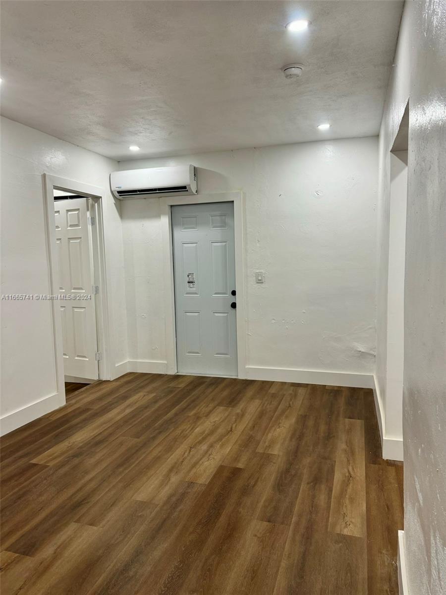 REPLAT OF PORTIONS OF RIC - Residential Lease