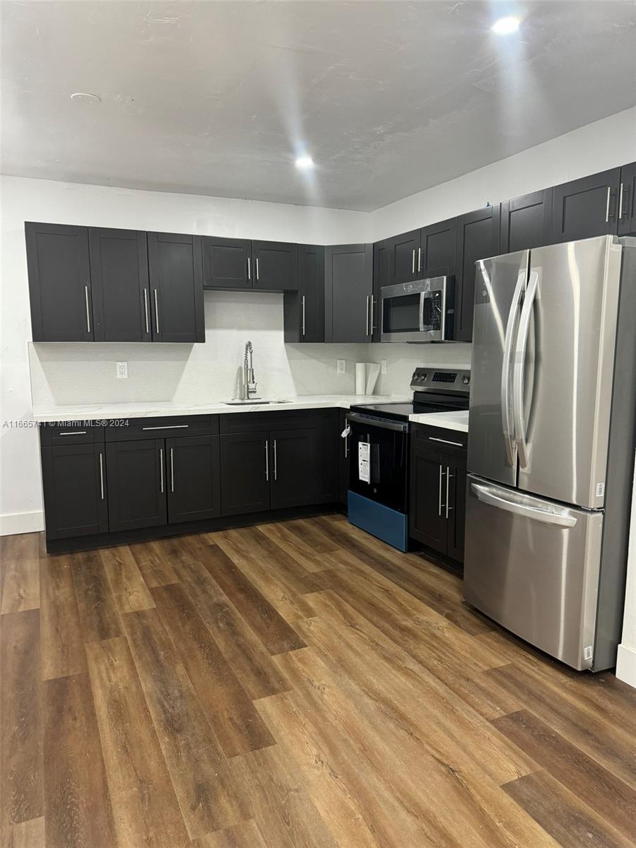 REPLAT OF PORTIONS OF RIC - Residential Lease