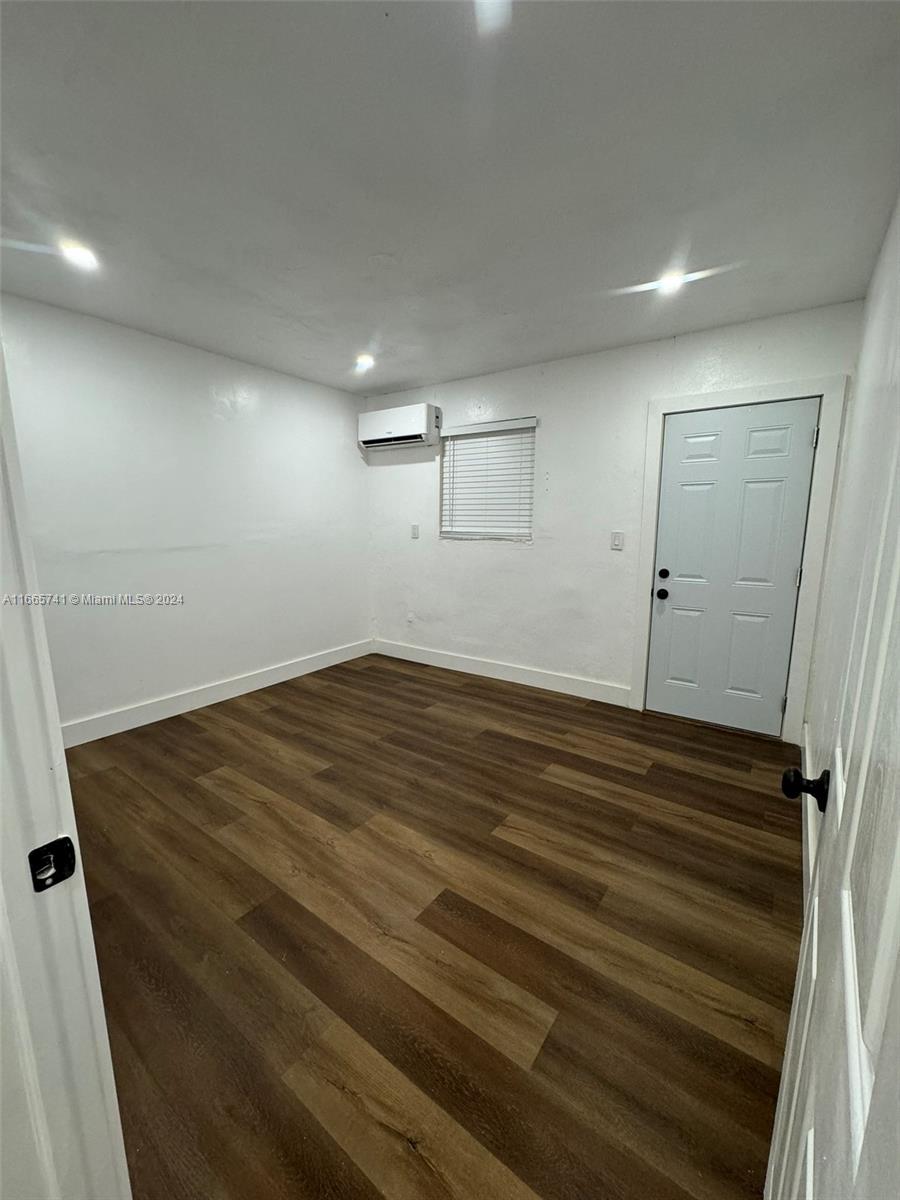 REPLAT OF PORTIONS OF RIC - Residential Lease