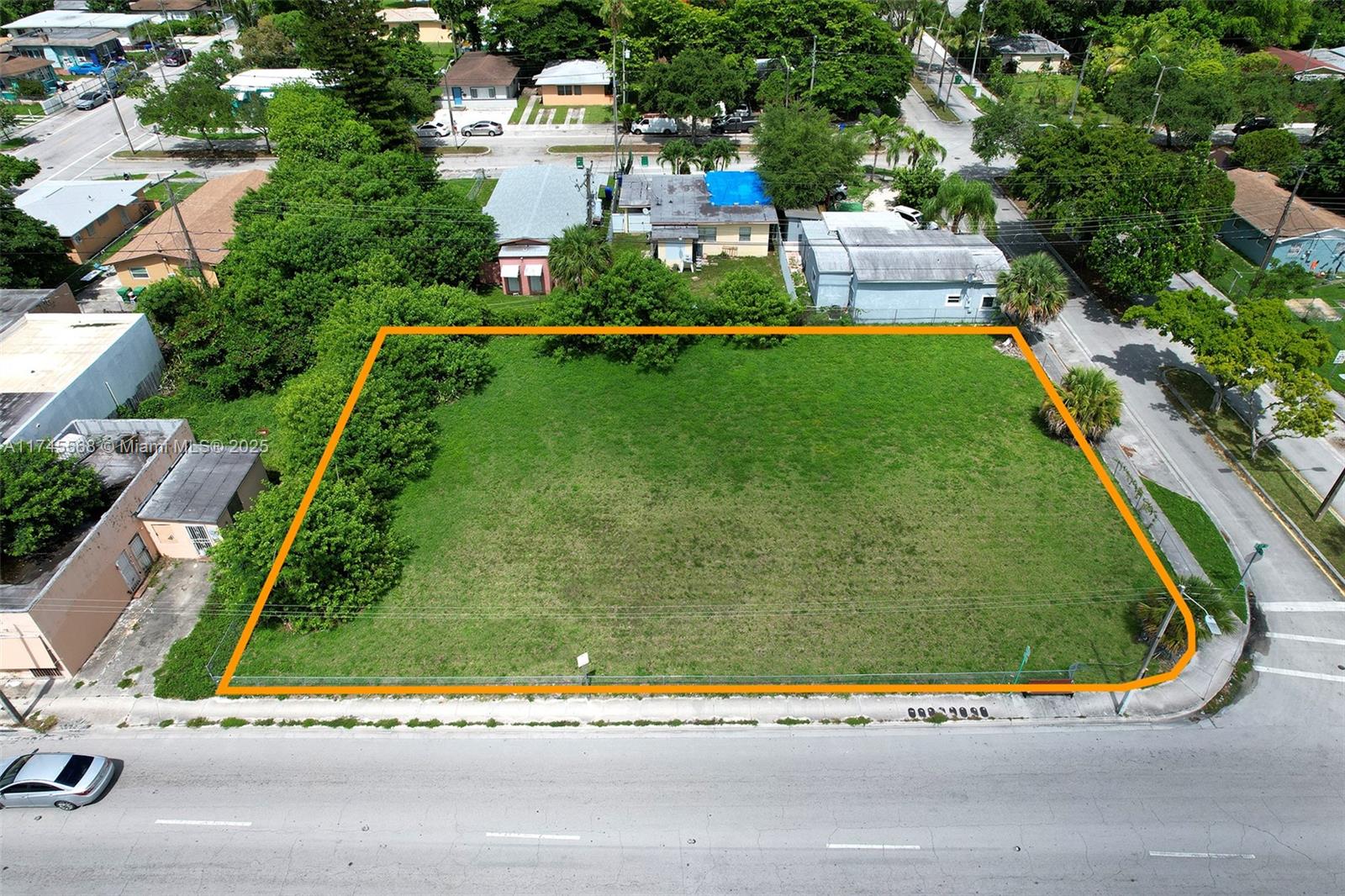 NO MIAMI ESTATES SEC 3 - Commercial Sale