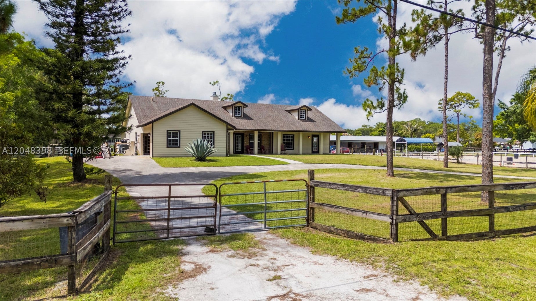 11448 N 59th St N ST, West Palm Beach FL 33411