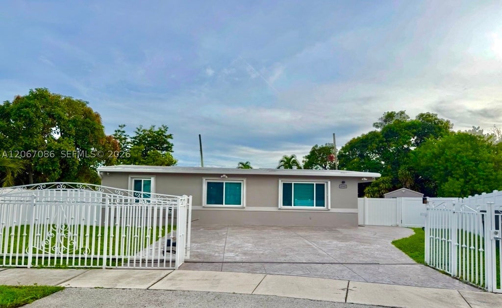 Photo of 4580 SW 39th St, West Park, FL 33023 (MLS # A12067086)