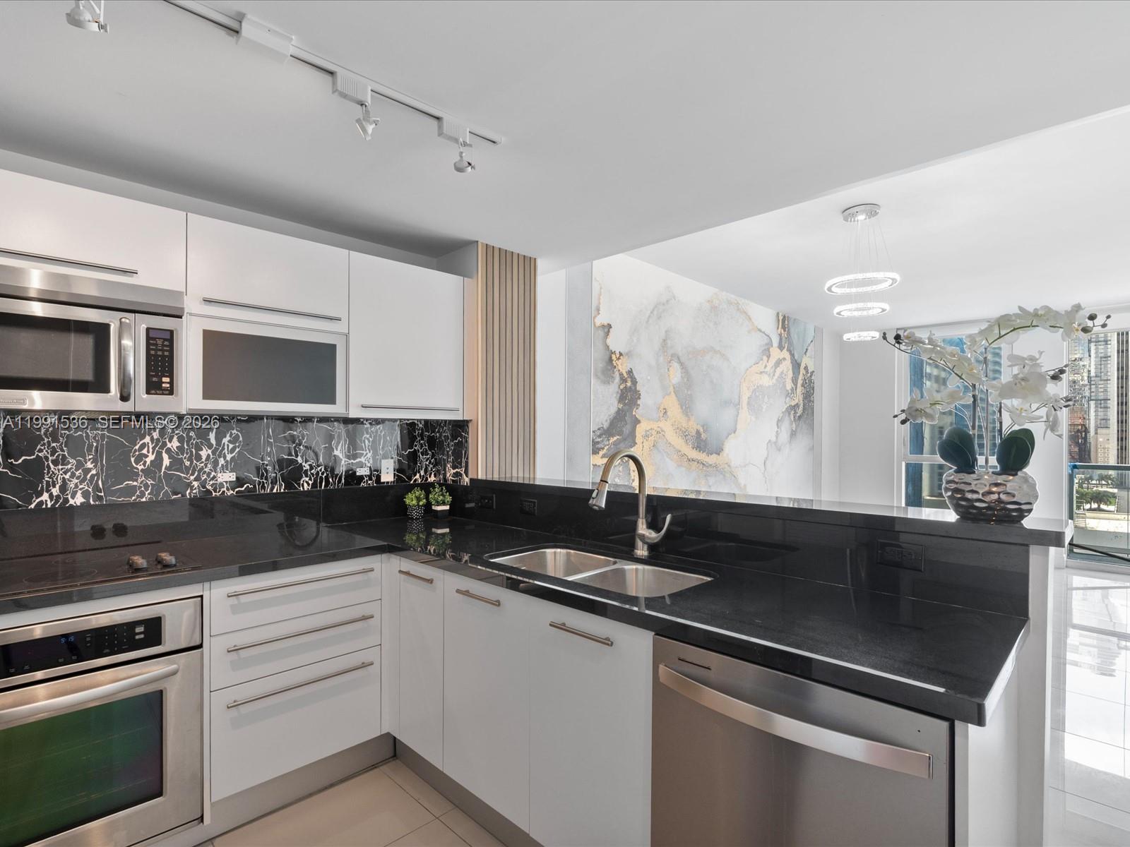 VIZCAYNE NORTH CONDO - Residential