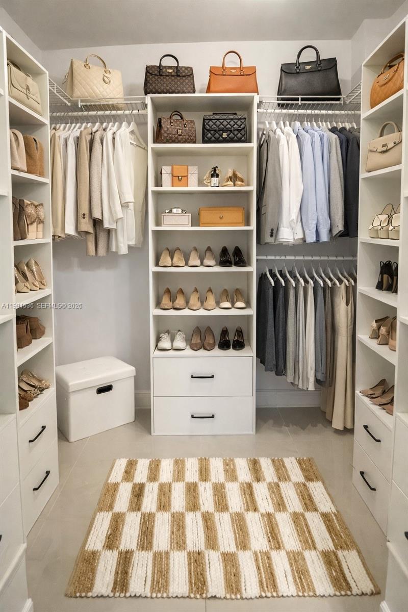 VIZCAYNE NORTH CONDO - Residential