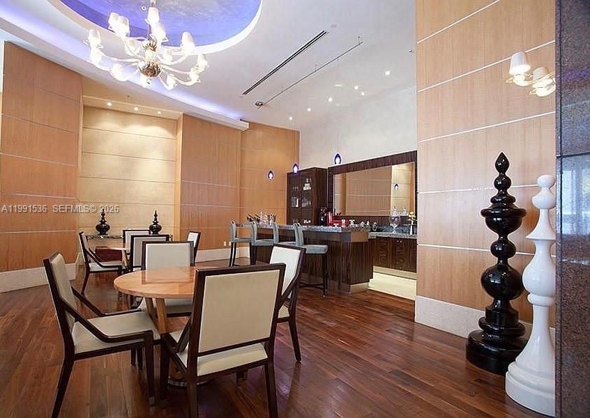 VIZCAYNE NORTH CONDO - Residential