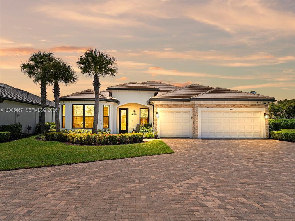 Photo of 4569 N Silverwood Ln, Oakland Park, FL 33309 (MLS # A12005467)