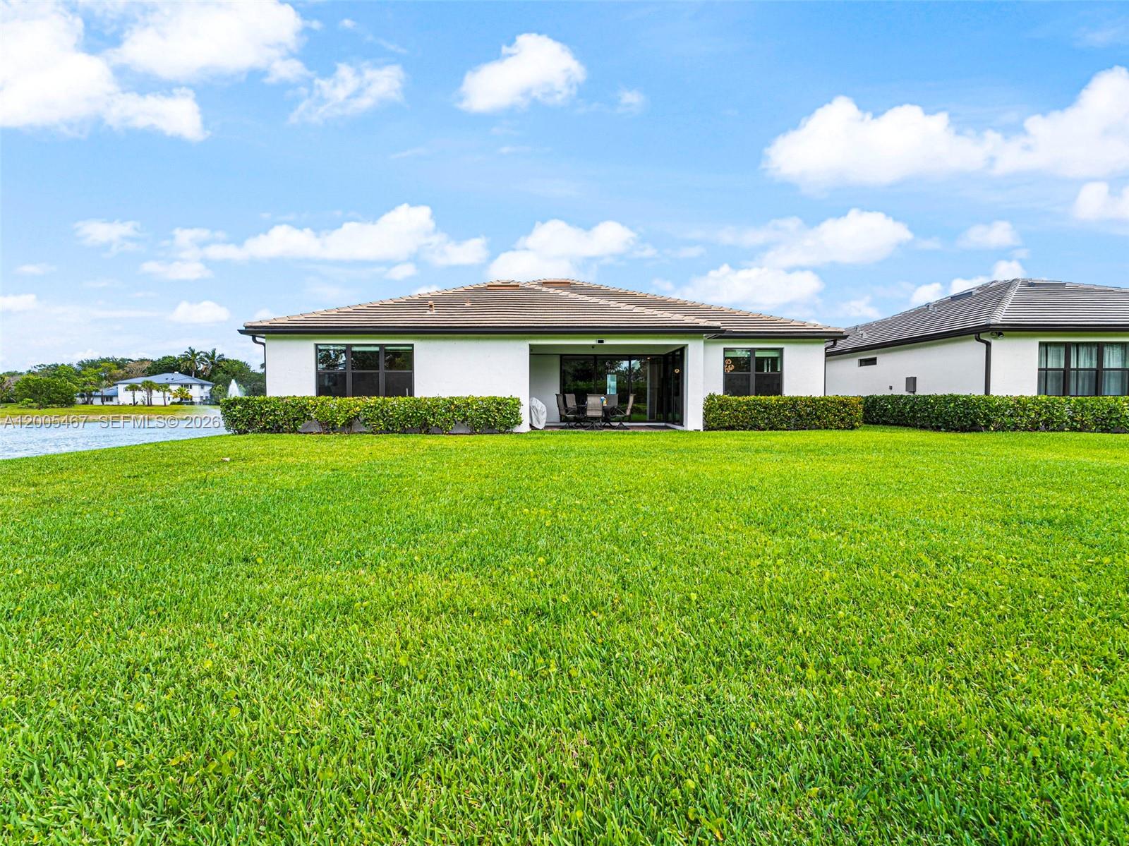 4569 N Silverwood Ln