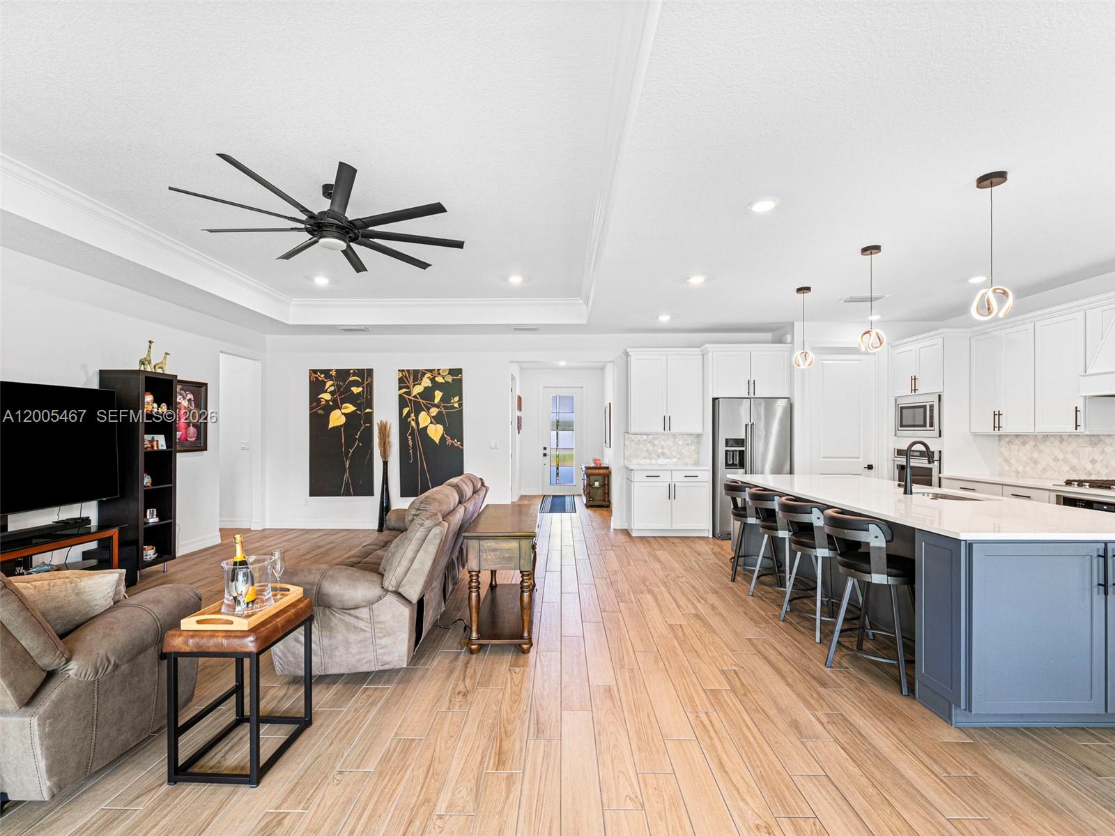 4569 N Silverwood Ln