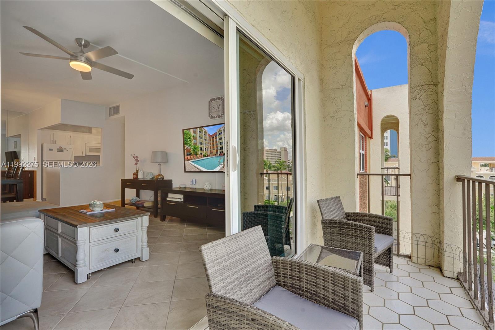 LADO DEL RIO CONDO - Residential