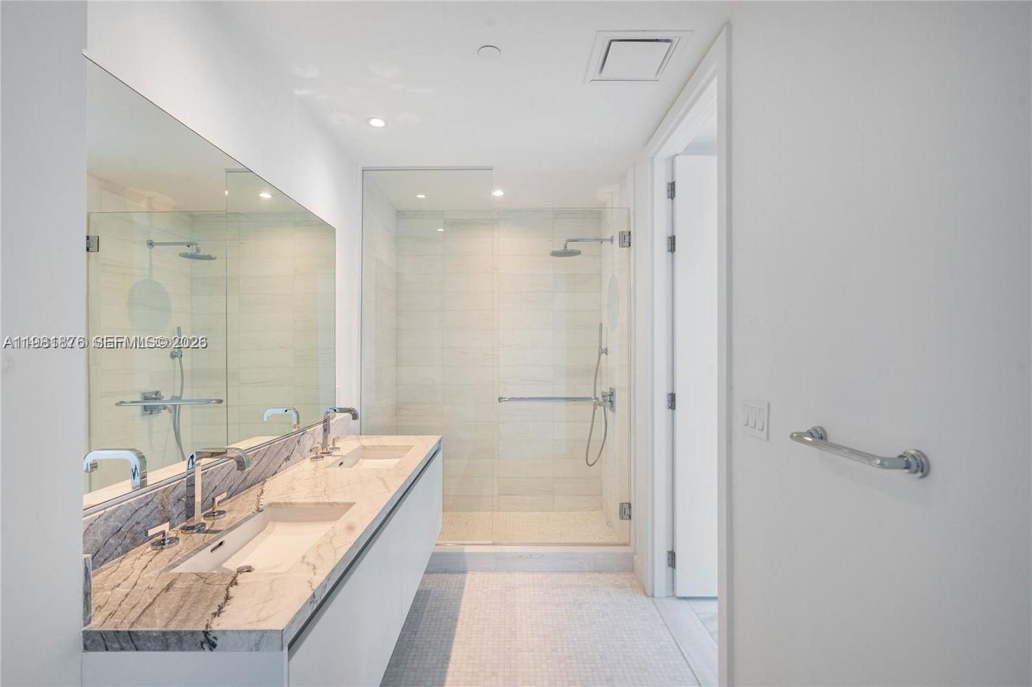 ESCOTTONIA PARK - Residential Lease