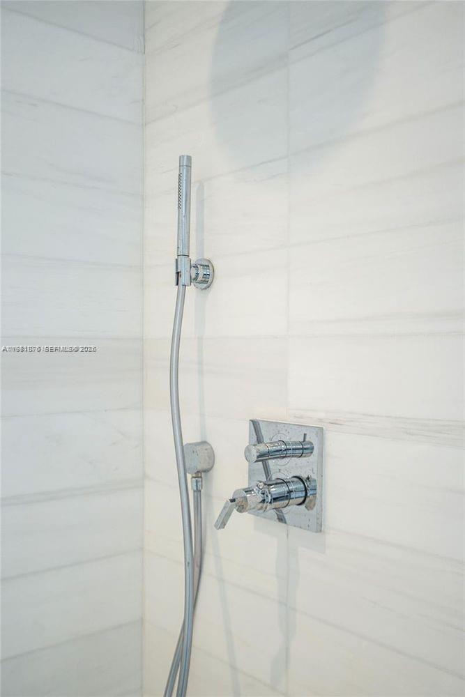 ESCOTTONIA PARK - Residential Lease