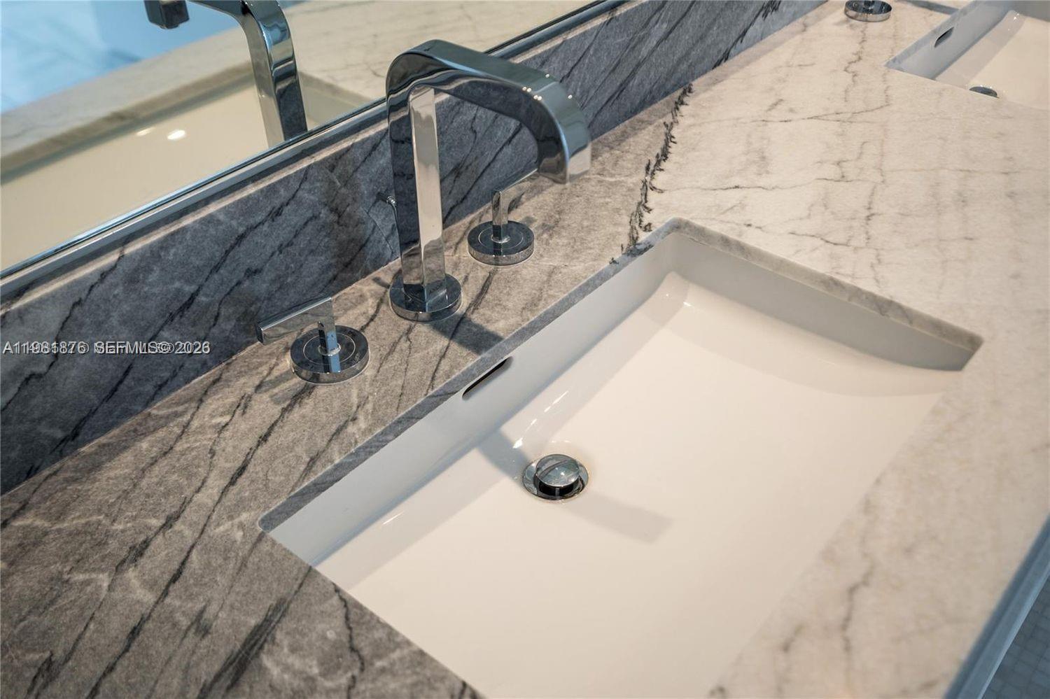 ESCOTTONIA PARK - Residential Lease