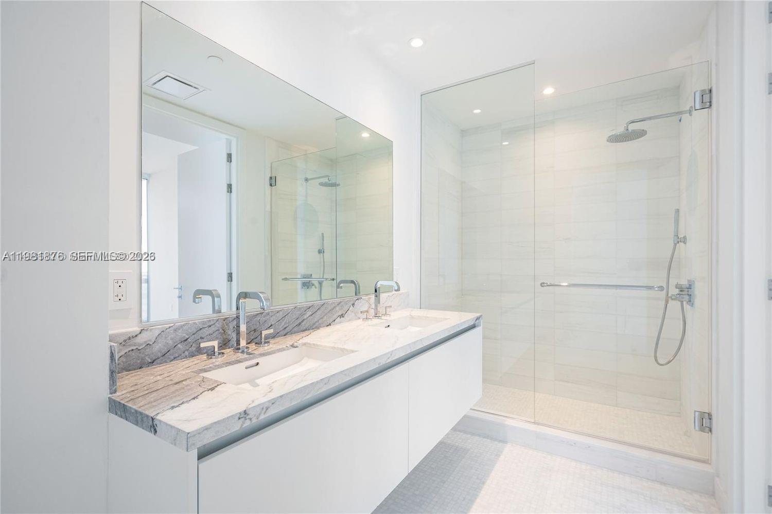 ESCOTTONIA PARK - Residential Lease