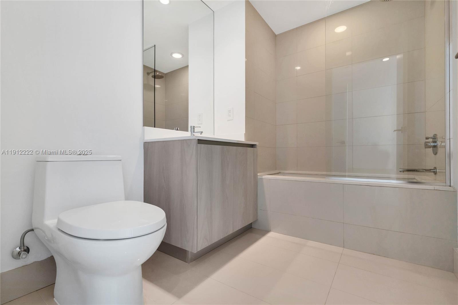 ONE PARAISO CONDO - Residential Lease