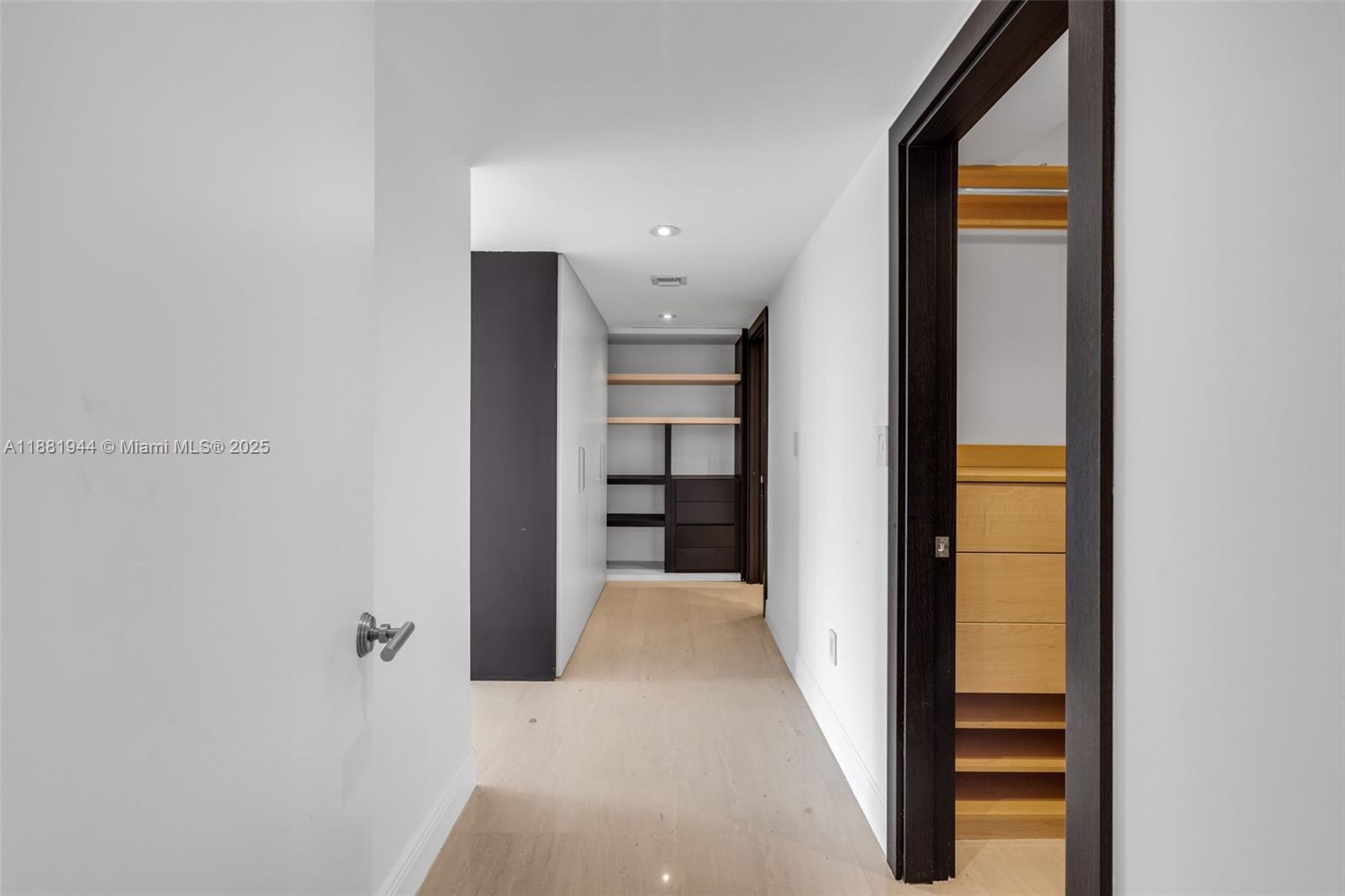 COMMODORE CLUB WEST CONDO - Residential