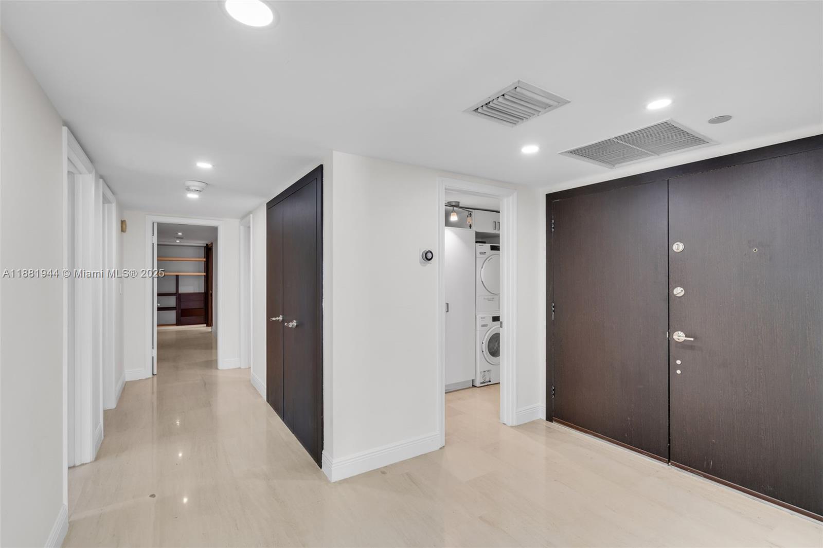 COMMODORE CLUB WEST CONDO - Residential