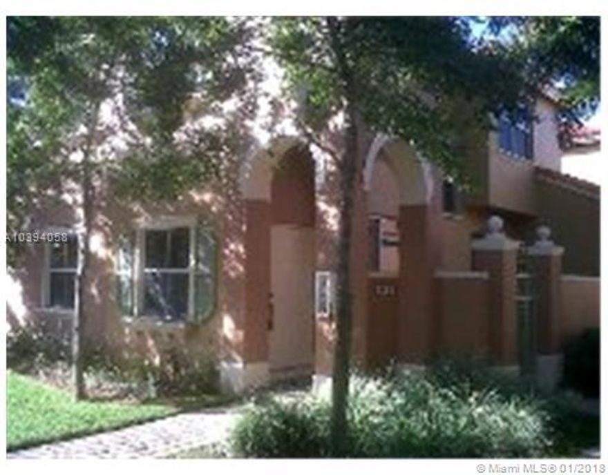 BEAUTIFUL 3/2.5 TOWNHOME HAS UPGRADED PORCELAIN TILE DOWNSTAIRS, AND WOOD LAMINATE FLOORS UPSTAIRS,. CORNER UNIT WITH A SHADED PATIO, FAMILY ROOM, FULL SIZE WASHER AND DRYER, WALK-IN CLOSET IN THE MASTER BEDROOM. LOCATED IN GATED COMMUNITY OF HAMPTON ISLES IN PEMBROKE PINES, CLOSE TO EVERYTHING!. association requires EACH ADULT has a min 600 credit score, $5000 mo. income needed per owner (small pet will be considered with photo and $500 addl pet deposit) **VACANT--CLICK SHOW ASSIST FOR EZ SHOWING INSTRUCTIONS**###please note that the unit will be cleaned, painted, and new microwave & dishwasher will be installed prior to occupancy##