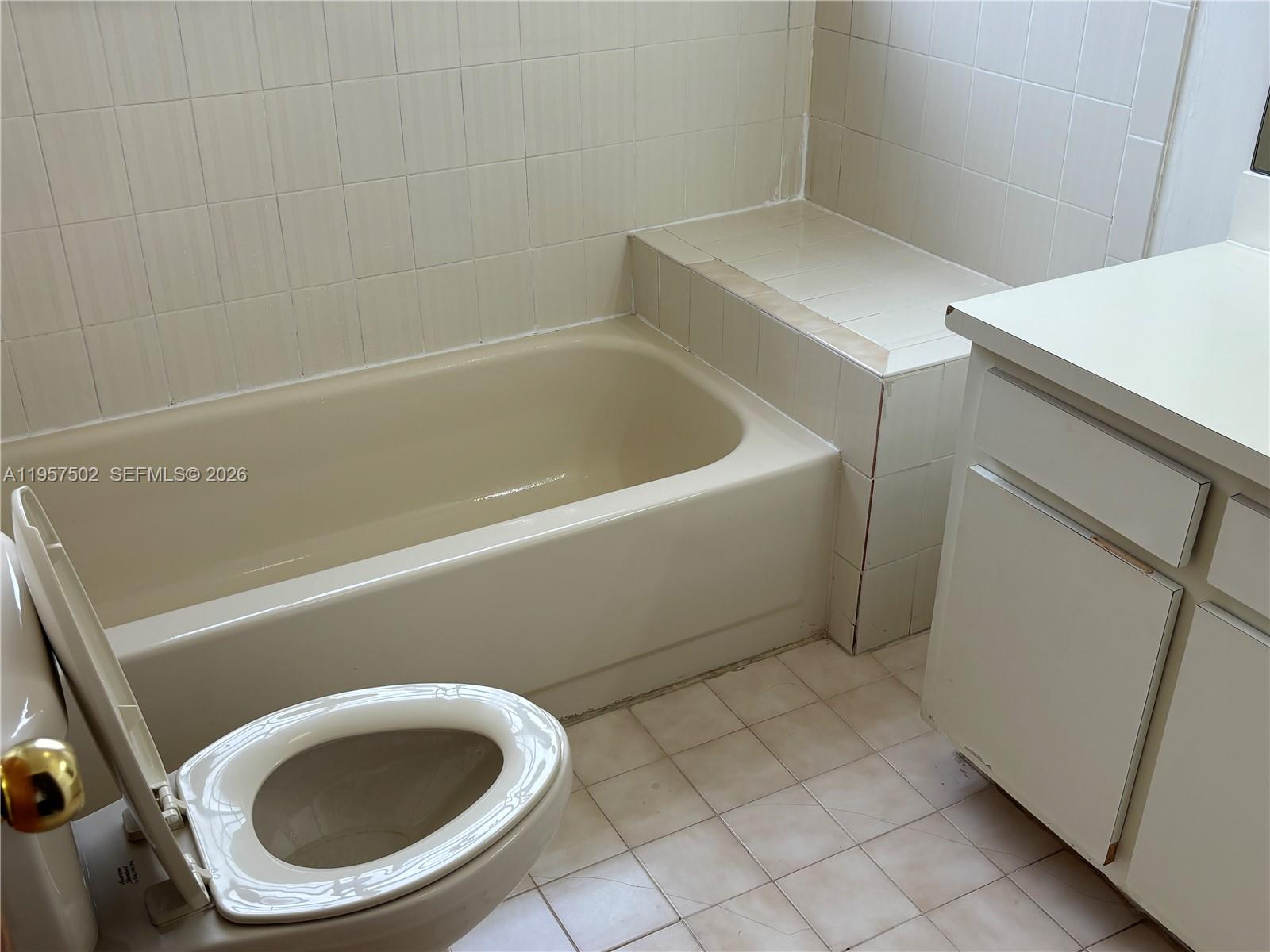 LAKES OF THE MEADOW - Residential Lease