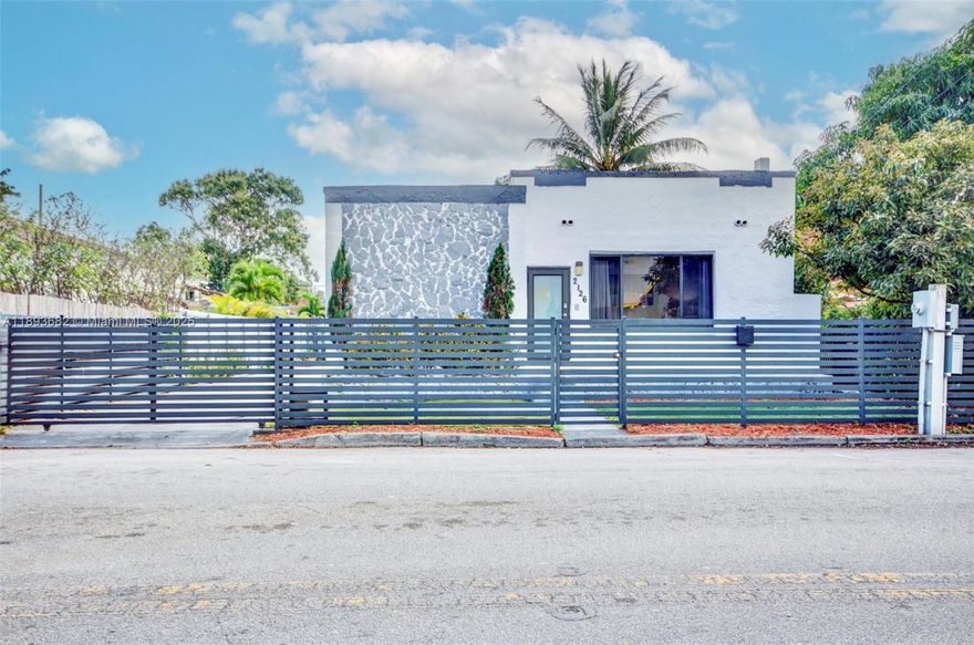 Charming 3 bed, 2 bath home for rent in Little Havana with a central Miami location that keeps you close to everything. Brickell and Downtown are just minutes away, and Wynwood, the Design District, Miami Beach, and the airport are all within easy reach. The property offers comfortable living with updated interiors and a spacious yard. Surrounded by schools, shopping, and dining, this home is ideal for both families and professionals looking for convenience and connection to Miami’s most thriving neighborhoods. *All Utilities Included*