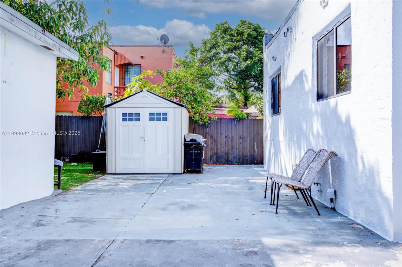 SUPERIOR PARK - Residential Lease