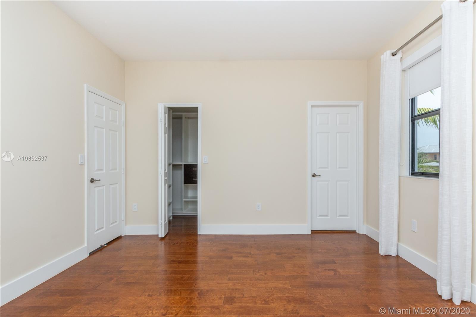 VINTAGE ESTATES - Residential