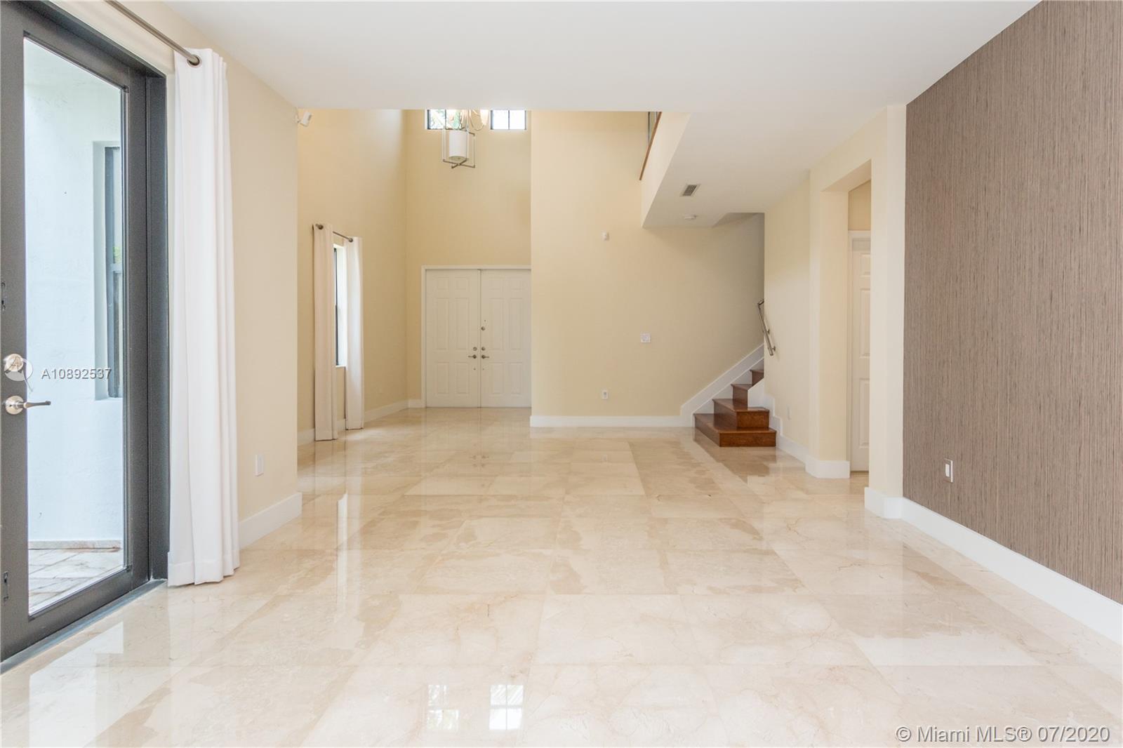 VINTAGE ESTATES - Residential