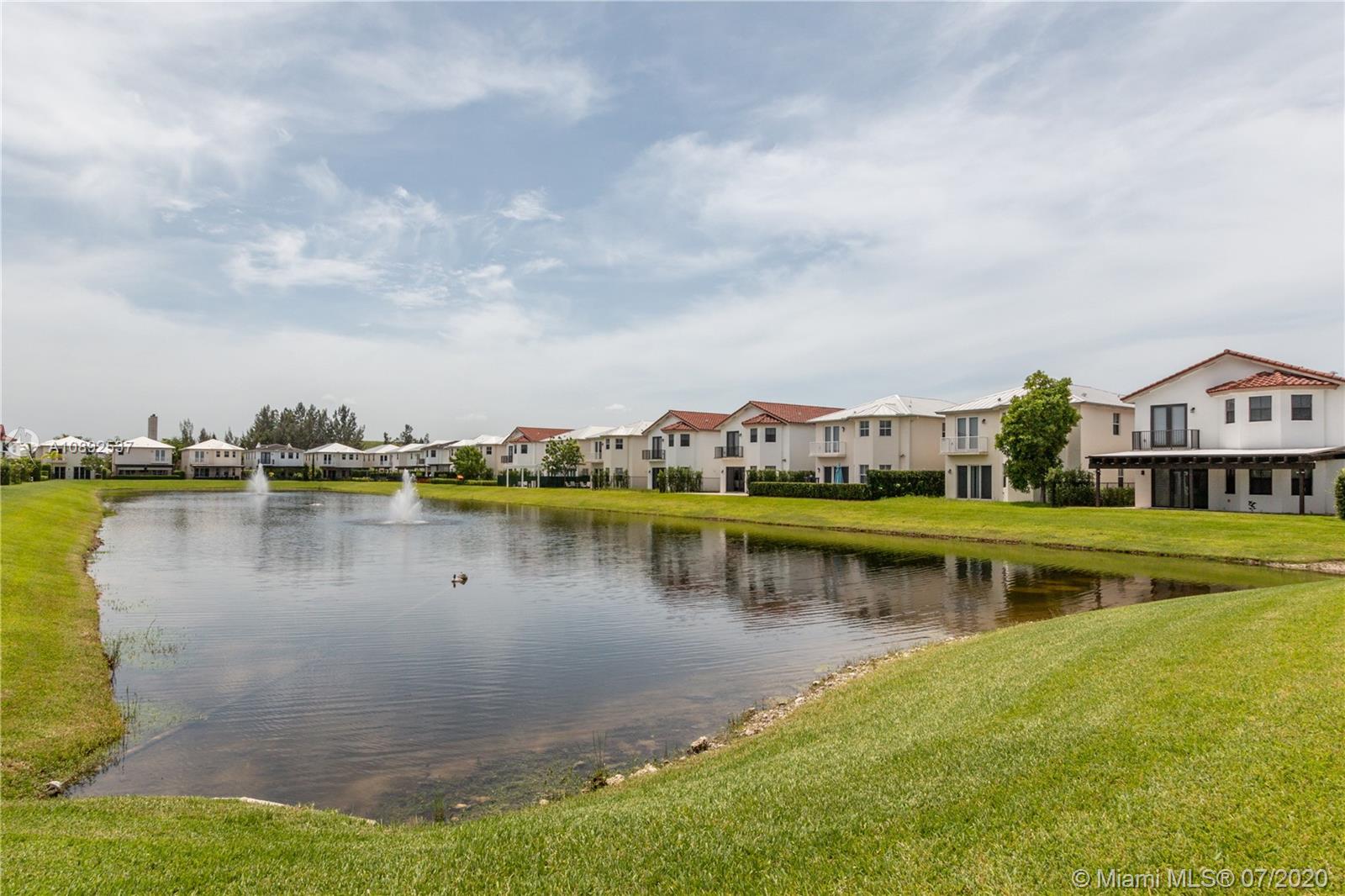 VINTAGE ESTATES - Residential